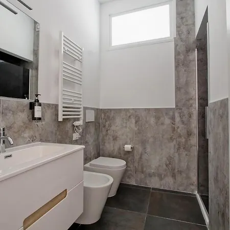 Large And Comfortable Close To Trastevere 아파트