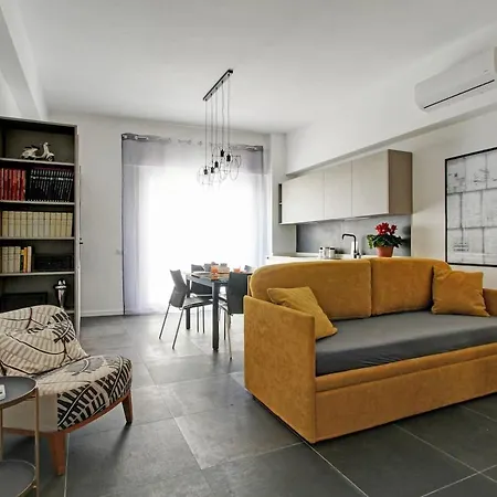 Large And Comfortable Close To Trastevere 아파트 로마
