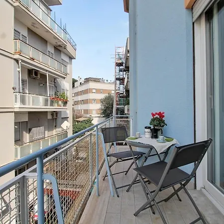 Large And Comfortable Close To Trastevere Apartamento Roma